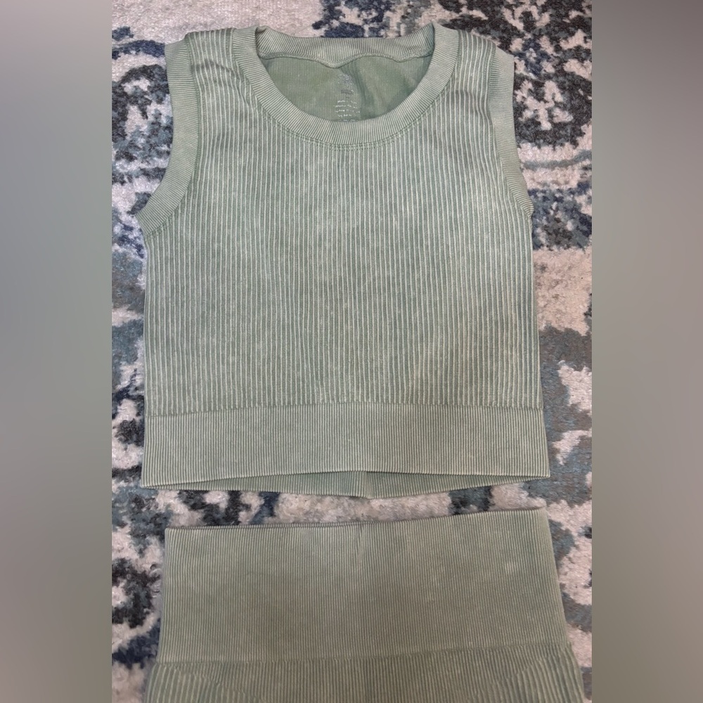 AURA Ribbed Workout Set - Picture 2 of 5